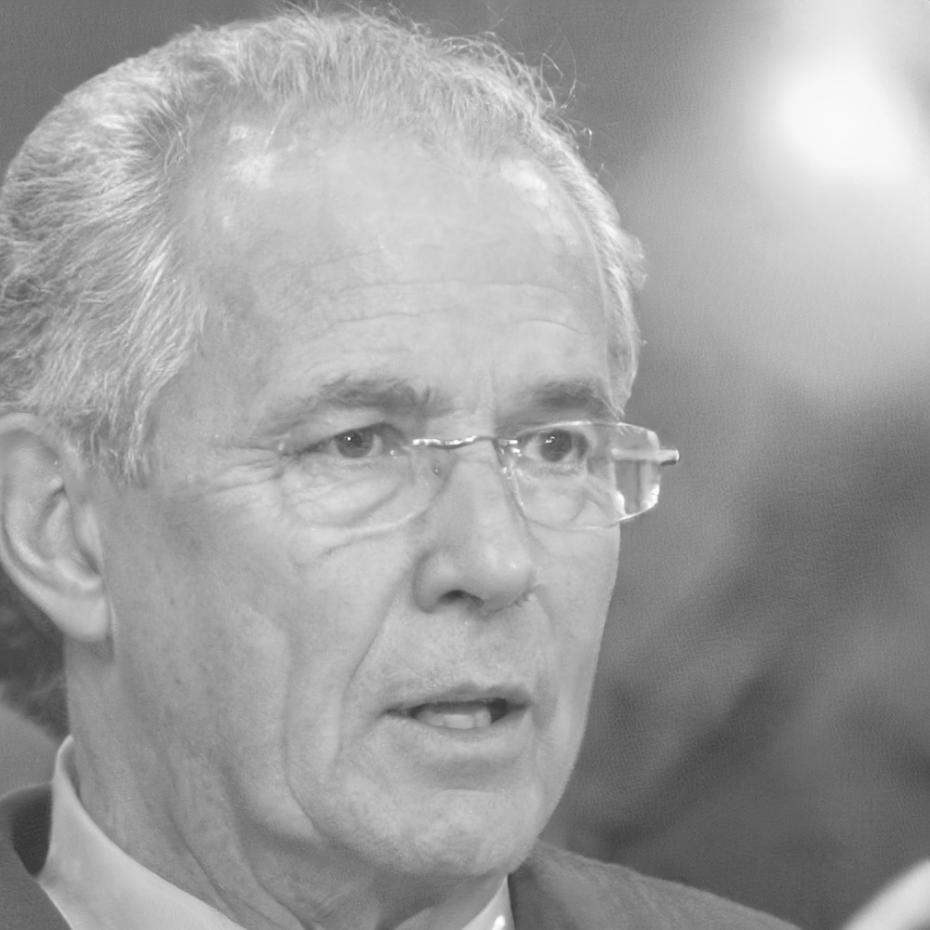 Rhydian Eklund reviewing investment strategies